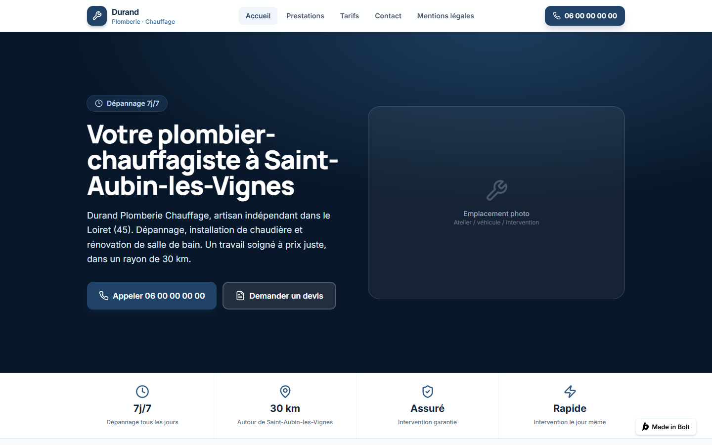Page d'accueil du site de plombier généré par Bolt.new, version publiée, badge Made in Bolt en bas à droite